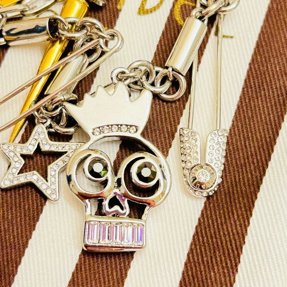 💰SOLD💰🔥NWOT🔥VERY RARE Henri Bendel Pretty Punk Statement Necklace - Picture 7 of 16